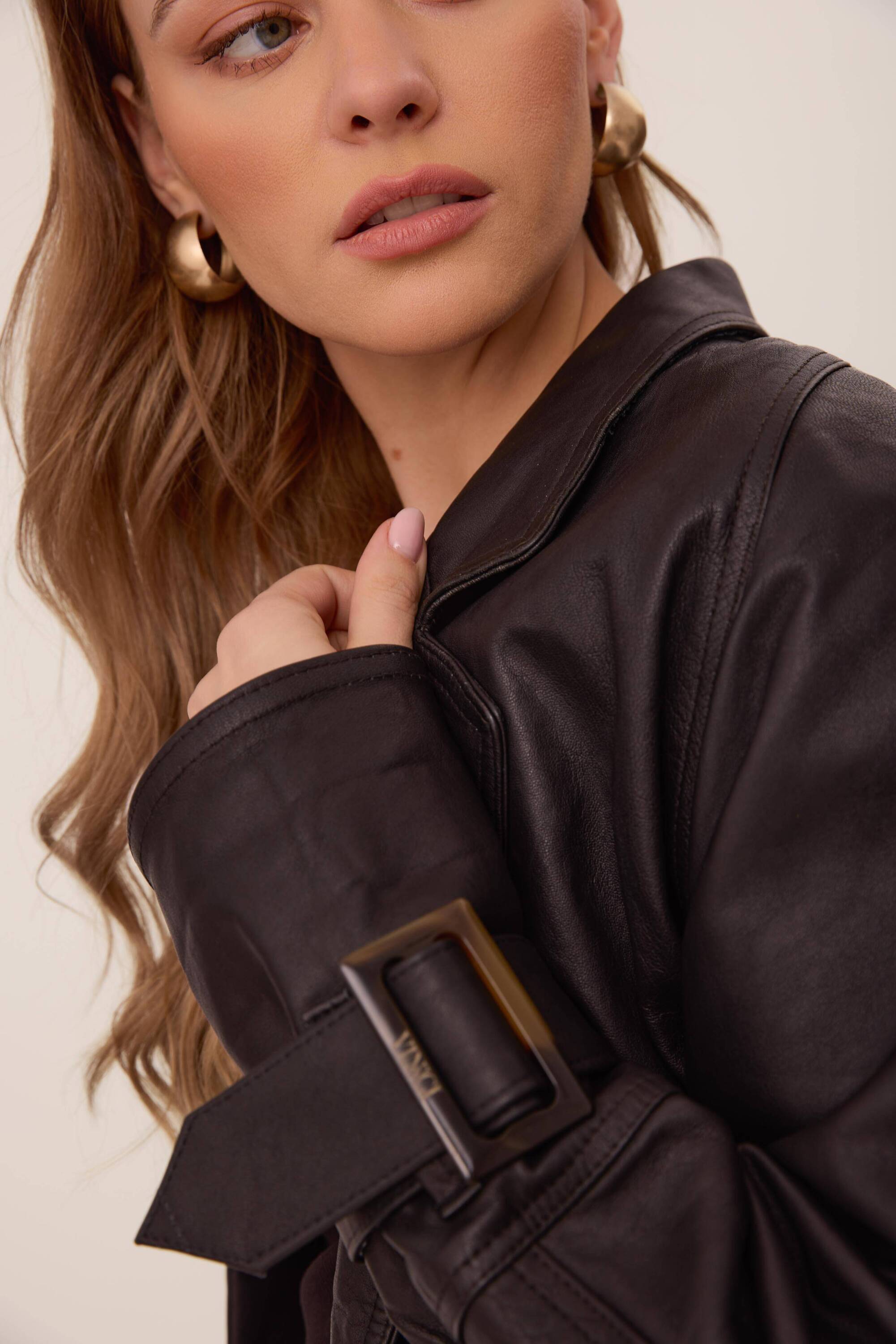 BLACK LEATHER JACKET