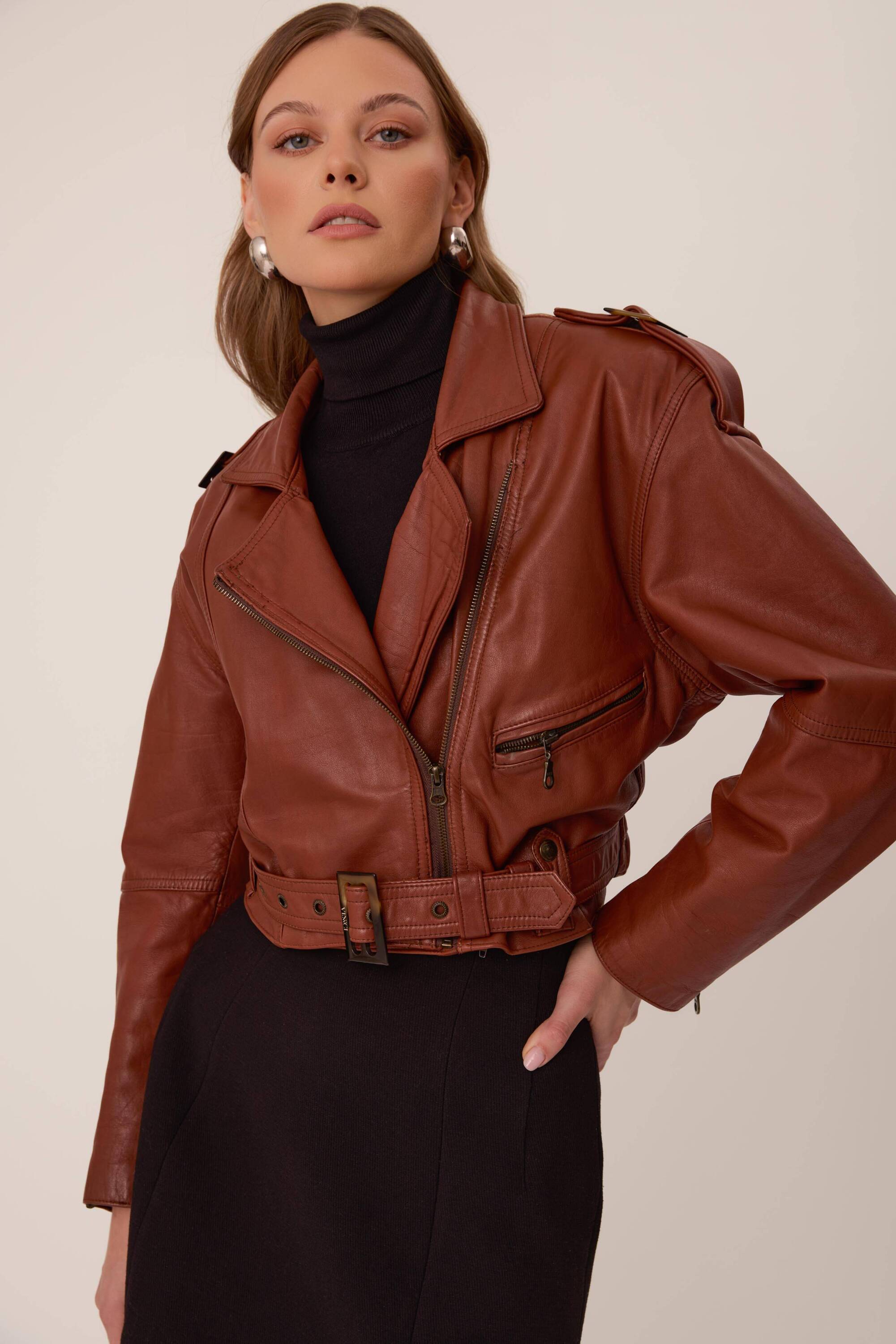 SHORT BROWN LEATHER JACKET