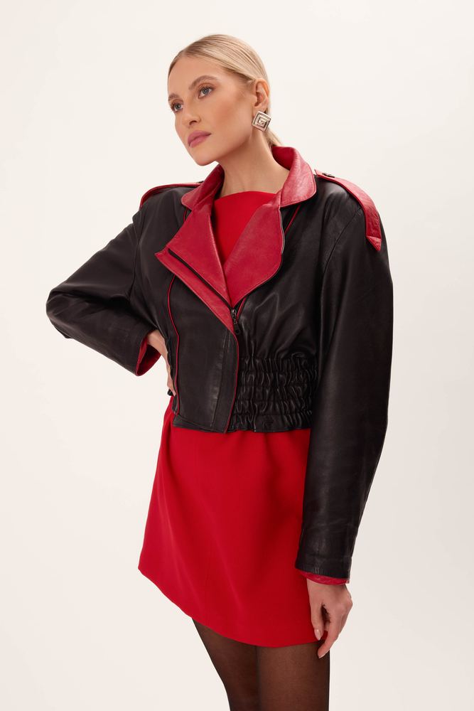 BLACK FITTED LEATHER JACKET WITH RED PATTERNS