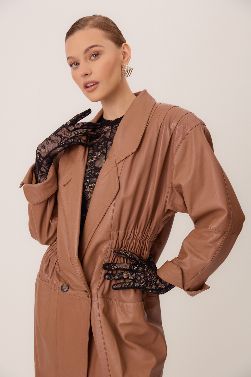 LONG BEIGE LEATHER COAT WITH ADJUSTABLE WAIST